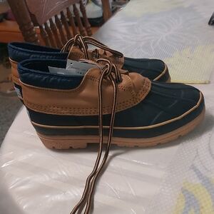 Women's Black and Tan Rain Boots